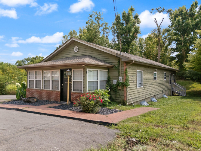 Listing Image 6