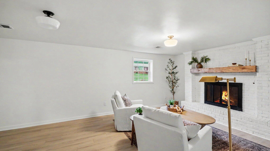 Listing Image 22