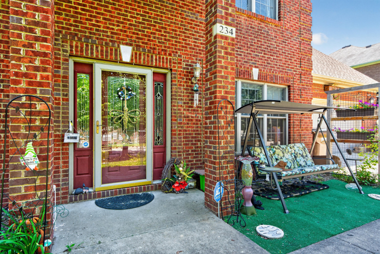 Listing Image 4