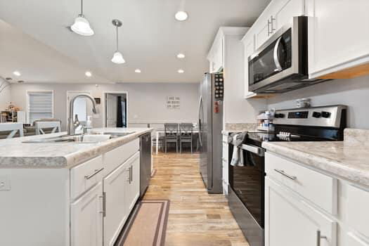 Listing Image 12