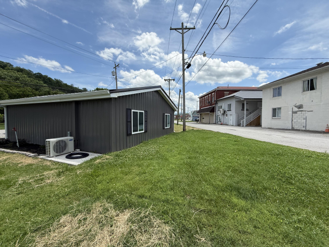 Listing Image 5