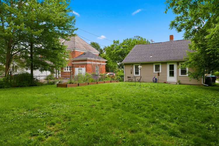 Listing Image 27