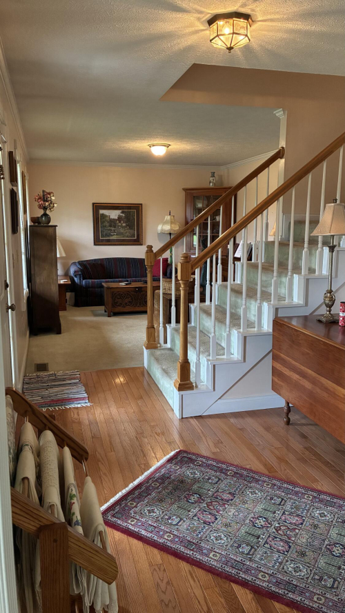Listing Image 4