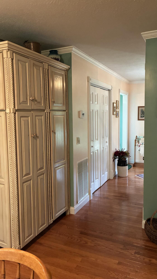 Listing Image 8