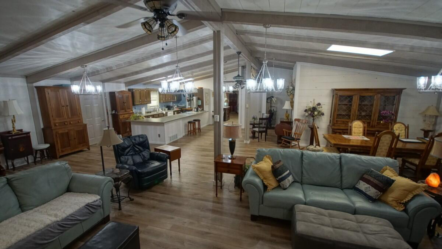 Listing Image 14