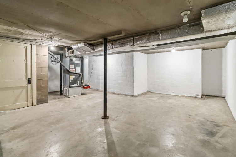 Listing Image 38
