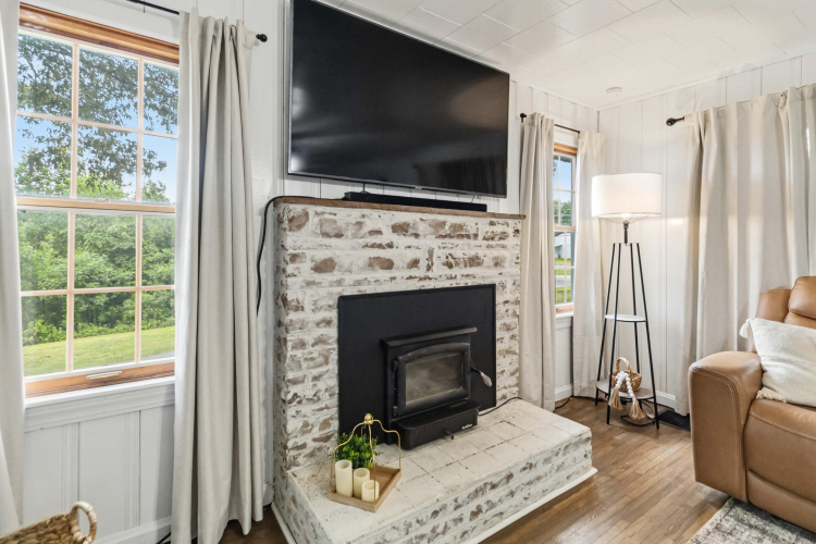 Listing Image 9