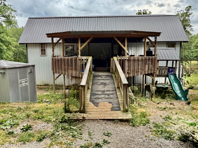 Listing Image 6