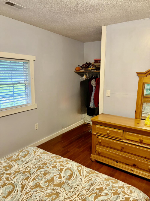 Listing Image 79