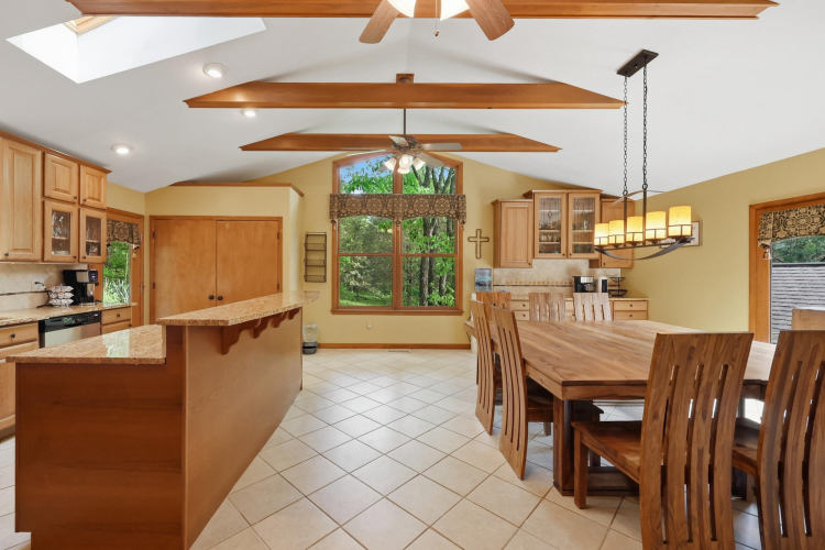 Listing Image 14