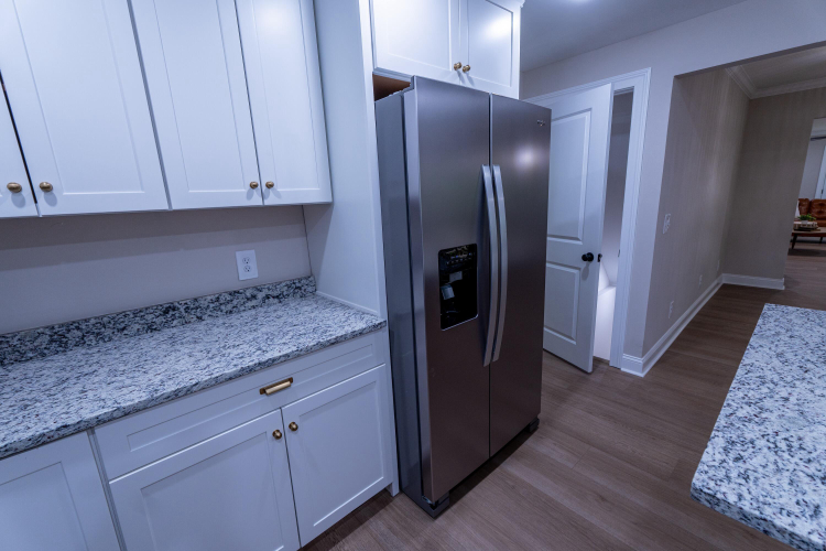 Listing Image 12