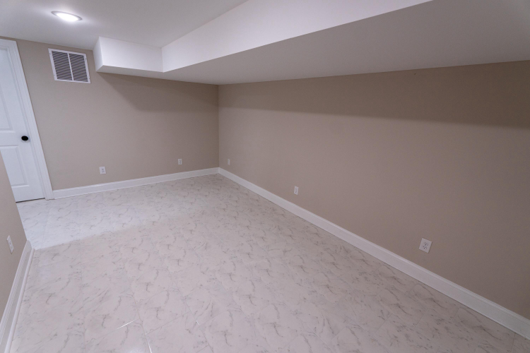 Listing Image 73
