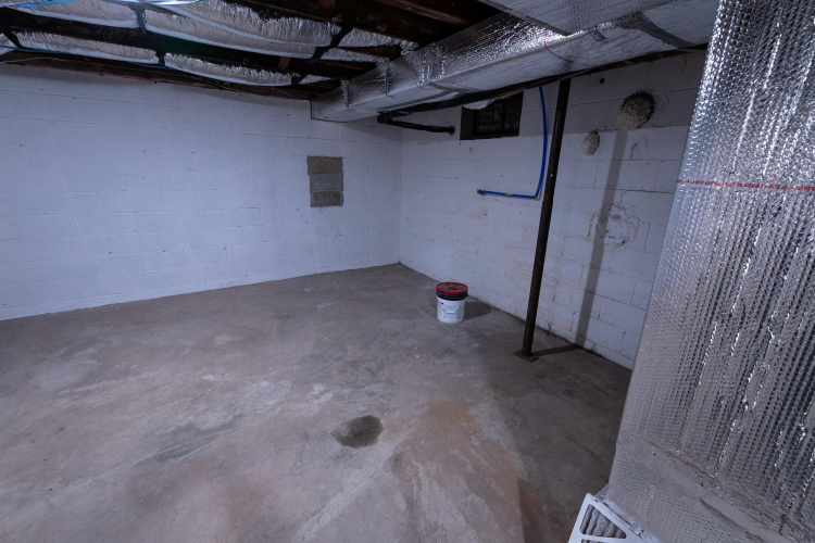 Listing Image 79