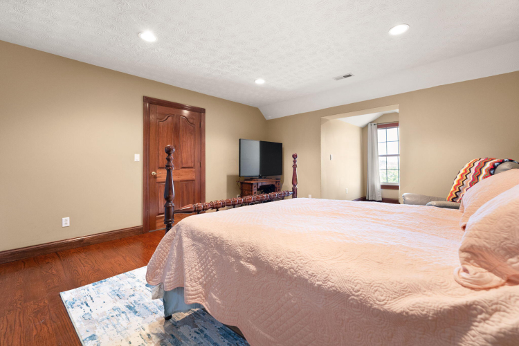 Listing Image 103