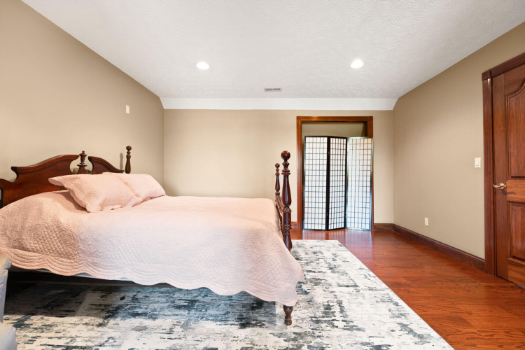 Listing Image 105