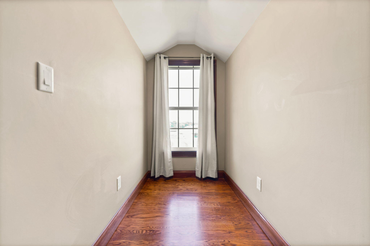 Listing Image 106