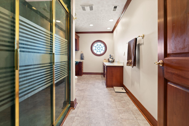 Listing Image 107