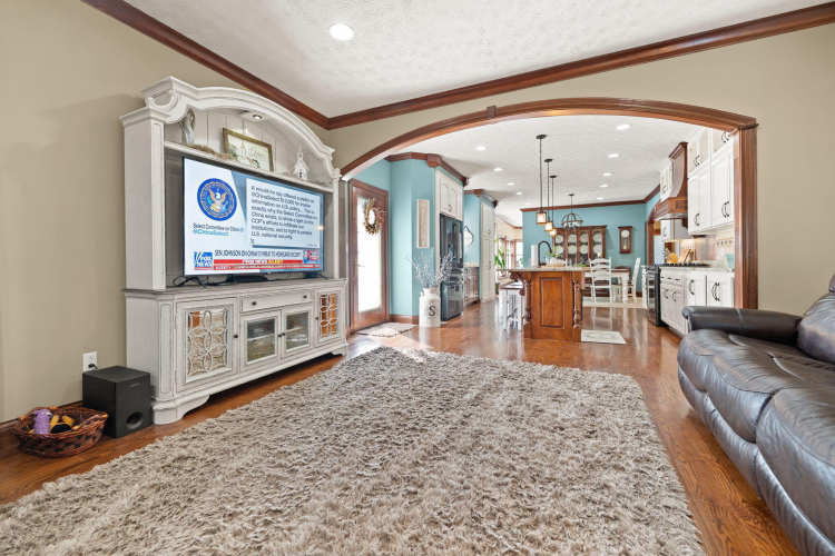 Listing Image 12