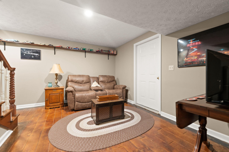 Listing Image 120