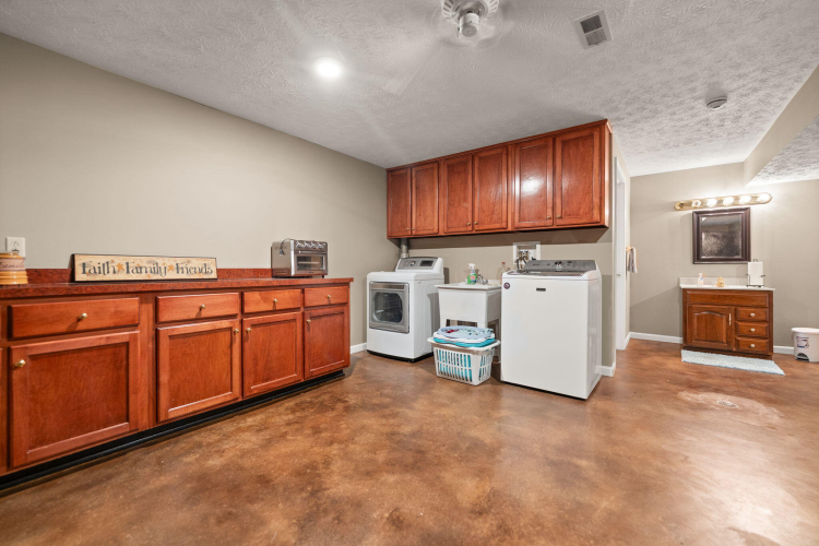 Listing Image 125