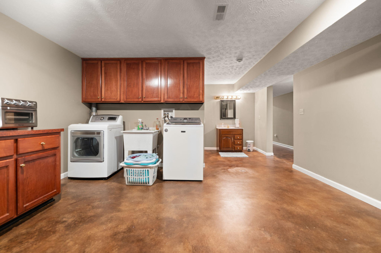 Listing Image 126