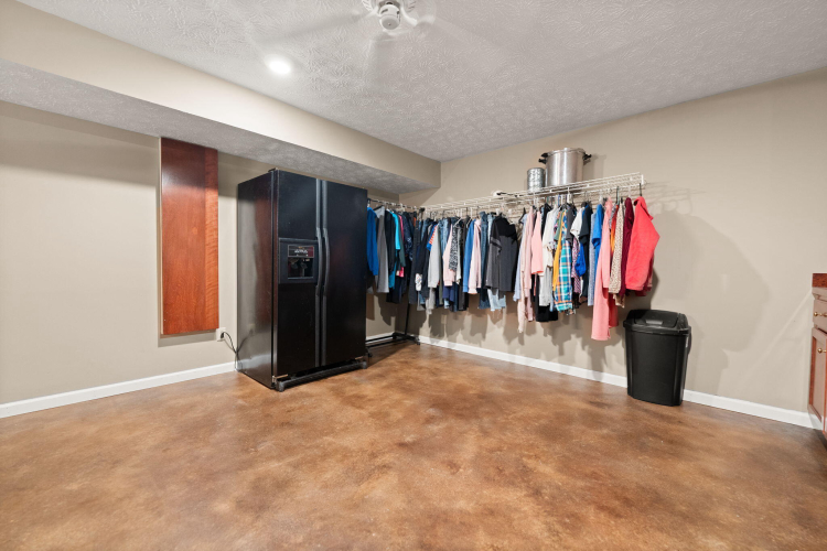 Listing Image 128