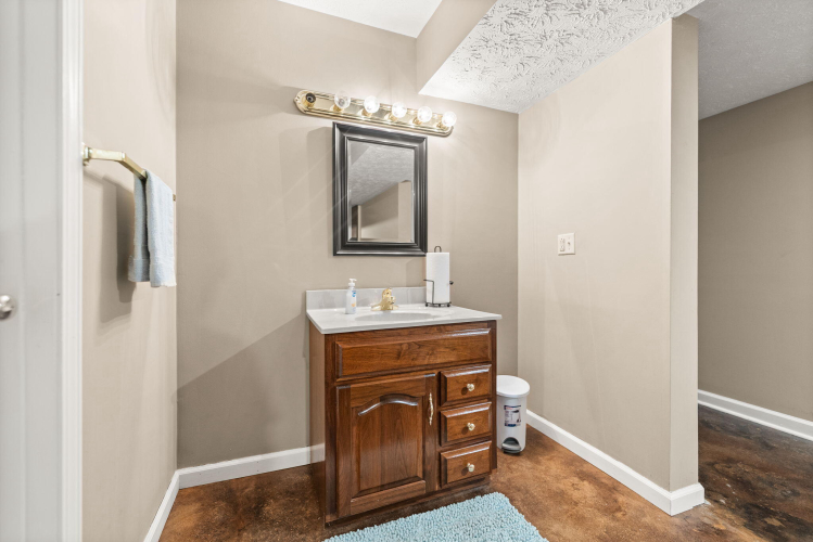 Listing Image 129
