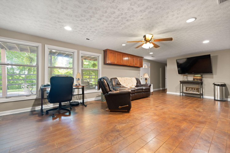 Listing Image 135