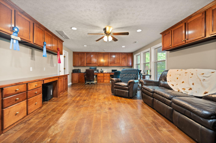 Listing Image 138