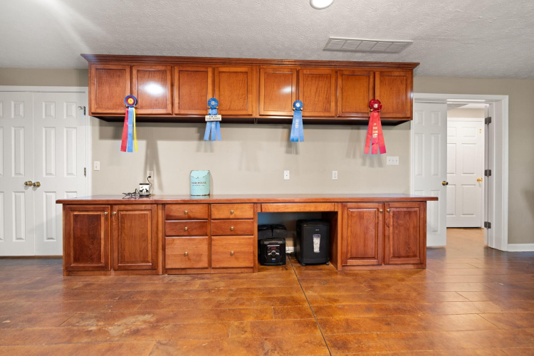 Listing Image 140
