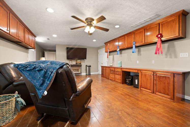 Listing Image 141