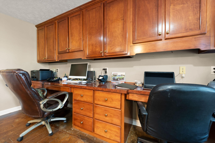Listing Image 142