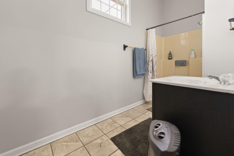 Listing Image 158
