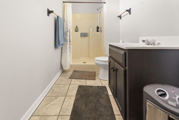 Listing Image 159