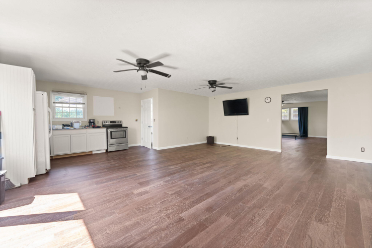 Listing Image 171