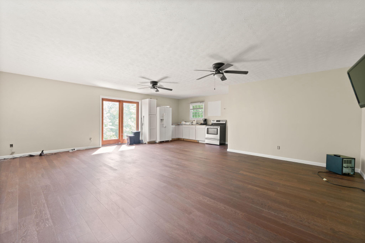 Listing Image 173