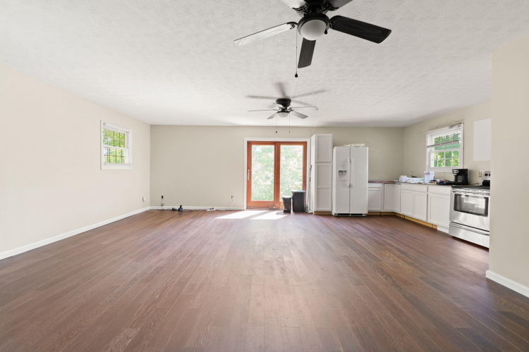 Listing Image 174