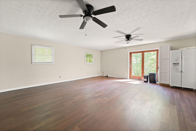 Listing Image 175