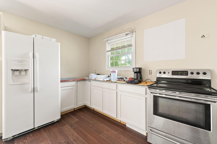 Listing Image 176