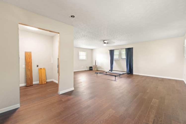 Listing Image 177