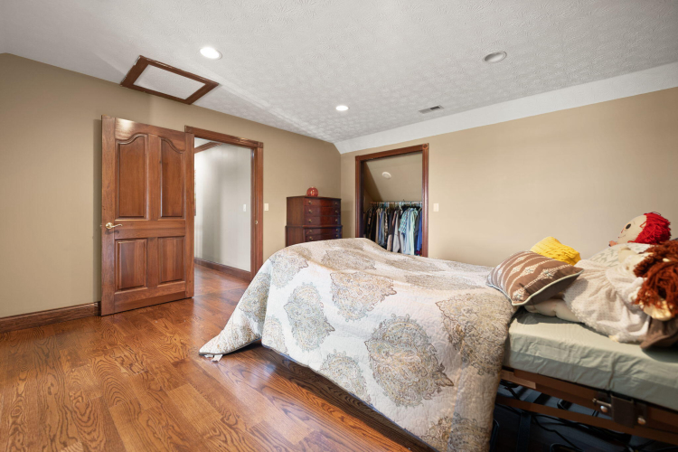 Listing Image 87