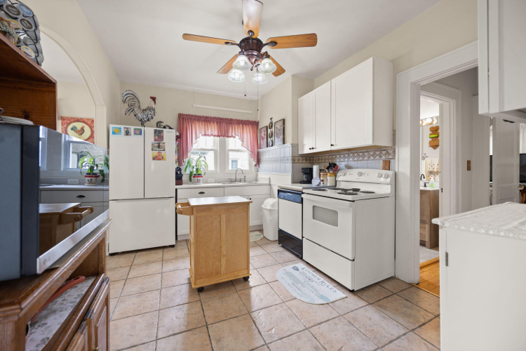 Listing Image 14