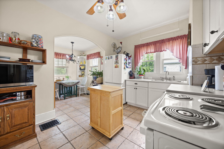 Listing Image 16