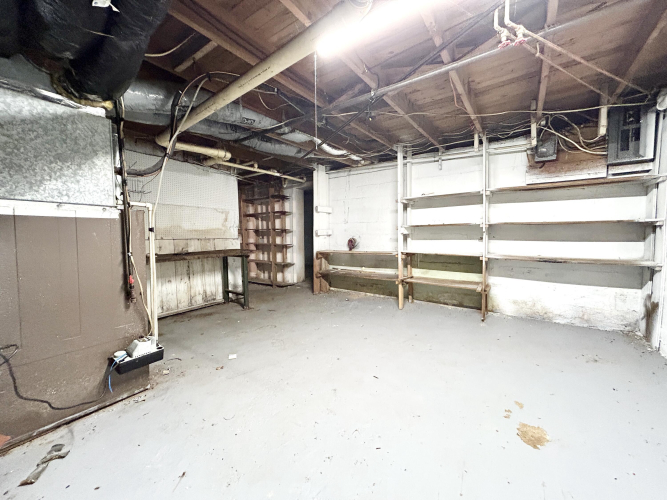 Listing Image 42