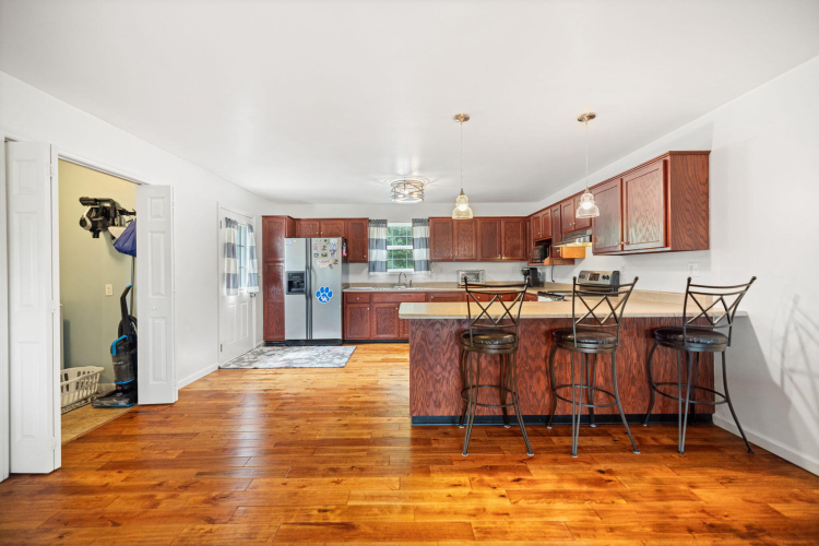 Listing Image 16