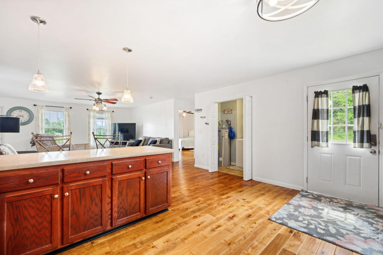 Listing Image 21