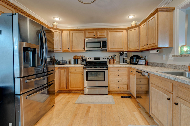 Listing Image 11