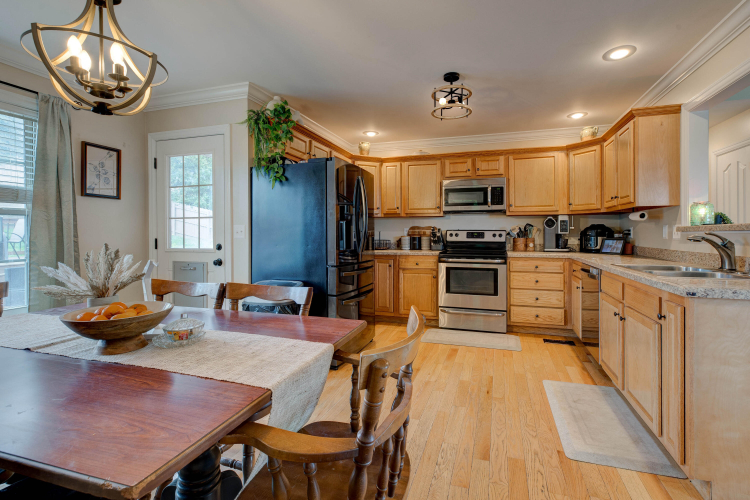Listing Image 9