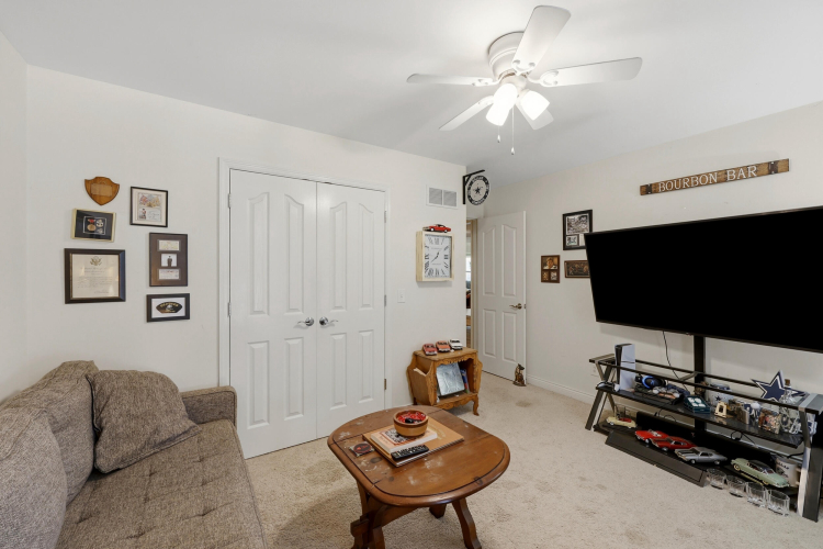 Listing Image 18