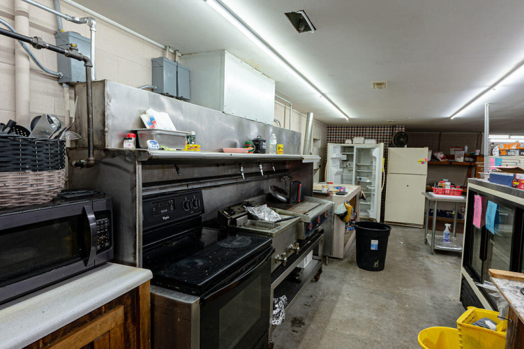 Listing Image 16